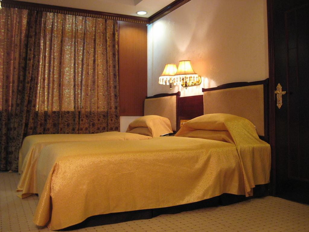 W.Y. Lera Hotel Guangzhou Bagian luar foto