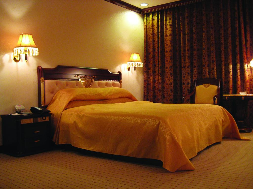 W.Y. Lera Hotel Guangzhou Bagian luar foto