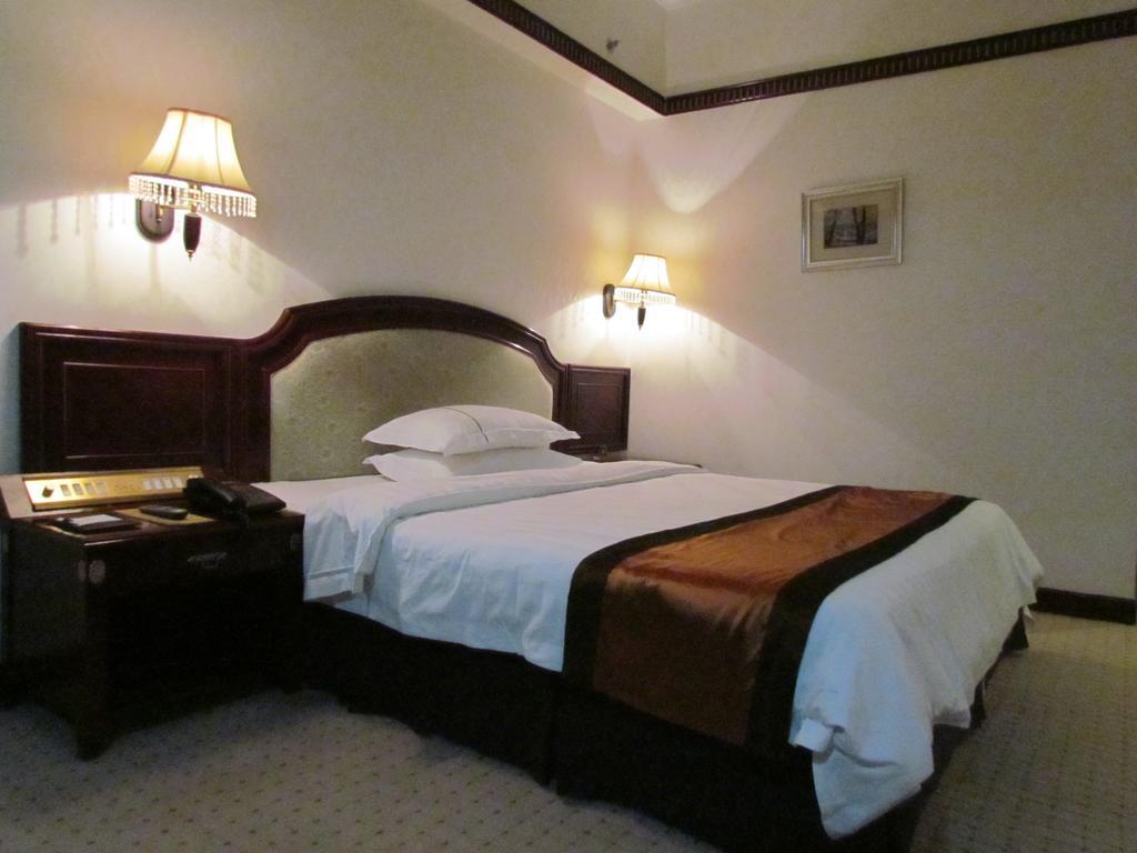 W.Y. Lera Hotel Guangzhou Bagian luar foto