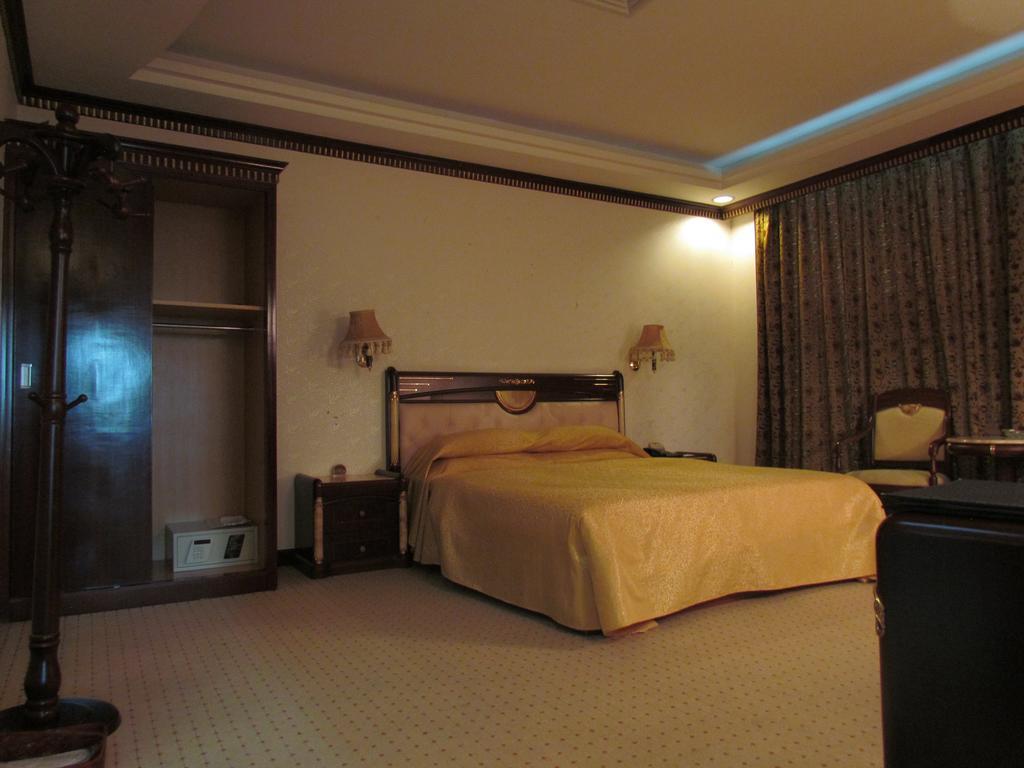 W.Y. Lera Hotel Guangzhou Bagian luar foto