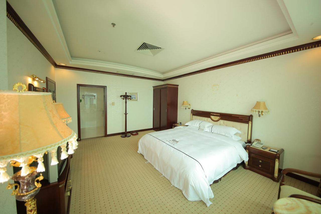 W.Y. Lera Hotel Guangzhou Bagian luar foto